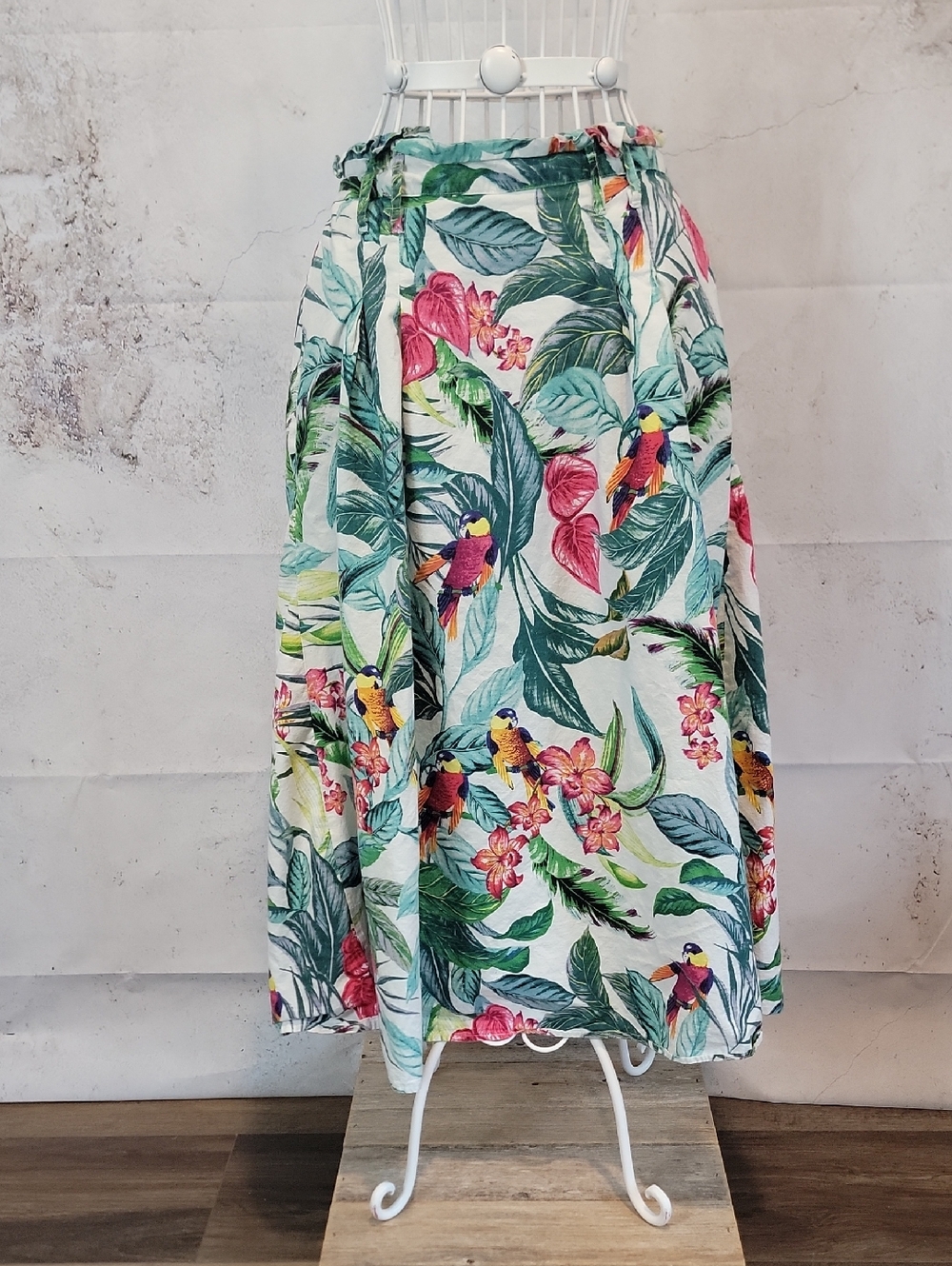 Tropical Parrot Print Midi Skirt by Her Destiny - White & Multicolor Size S